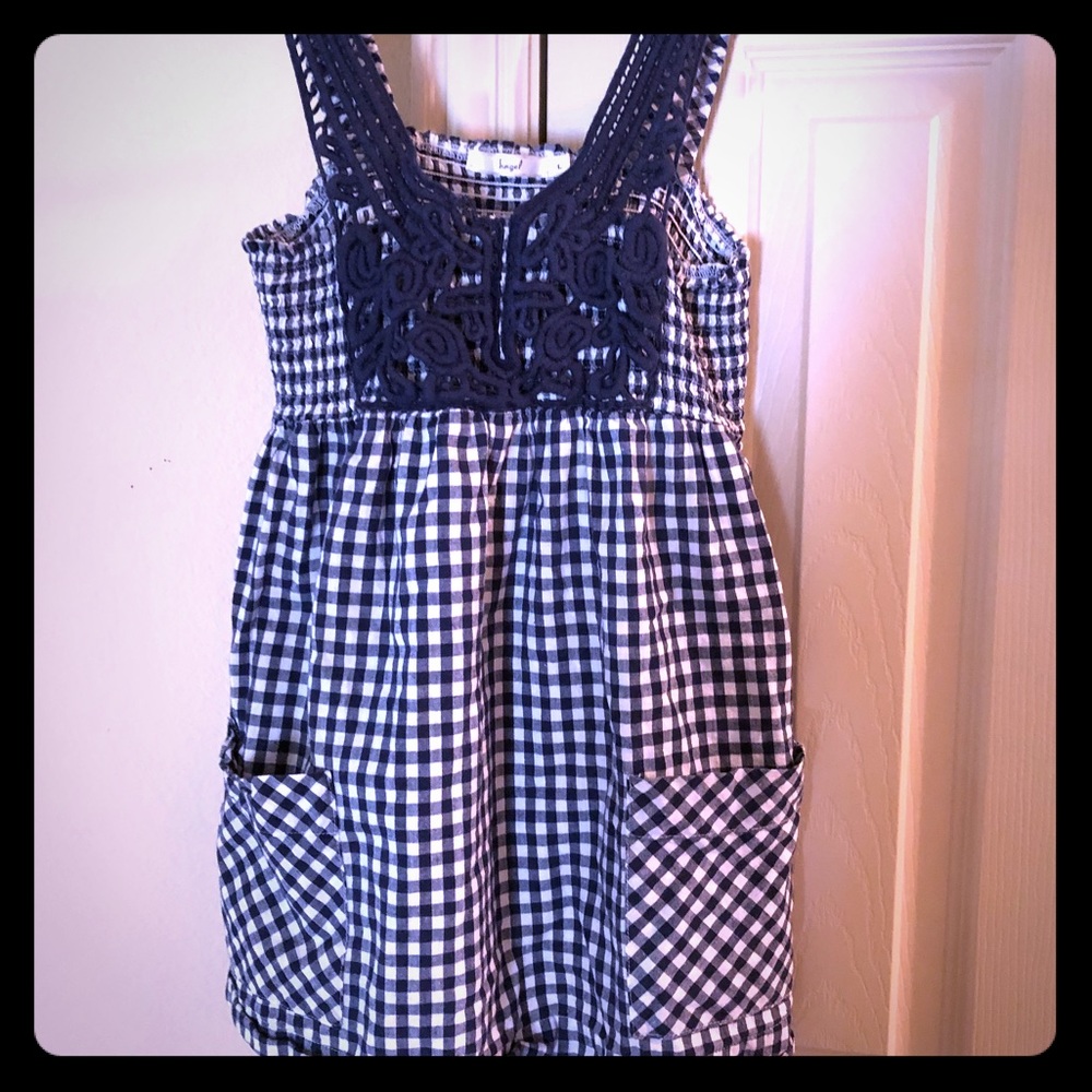 💥Navy and white checked top with embroidery💥